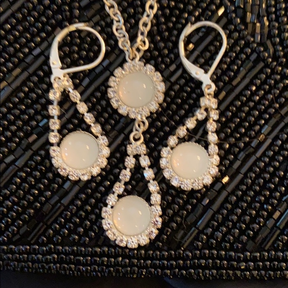 Prom, cocktail party or wedding.  Special event. 🍾🥂🌸